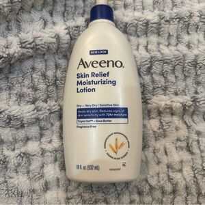 Aveeno Skin Relief Moisturizing Lotion - White